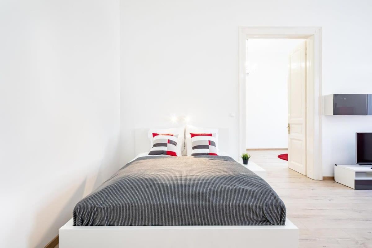 Bright & Large Apartment At Top Location Budapest Exterior photo