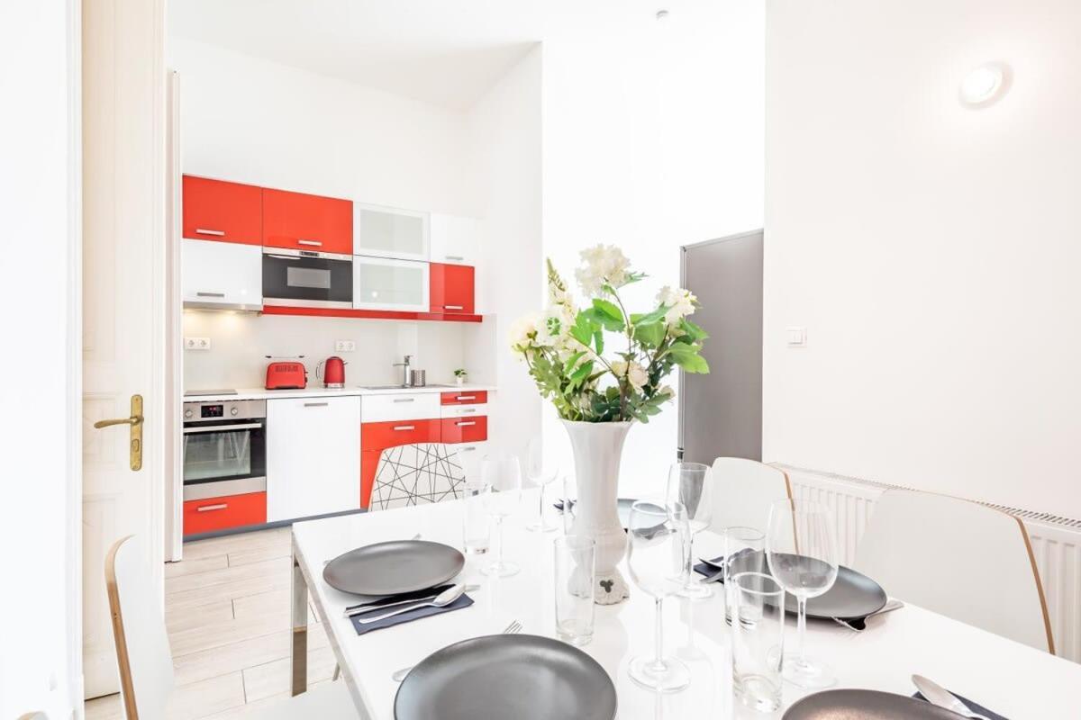 Bright & Large Apartment At Top Location Budapest Exterior photo