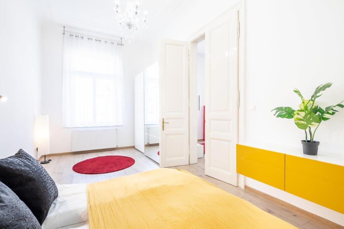 Bright & Large Apartment At Top Location Budapest Exterior photo
