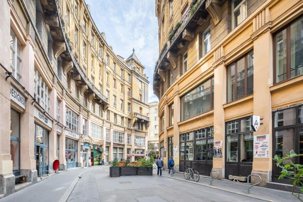 Bright & Large Apartment At Top Location Budapest Exterior photo